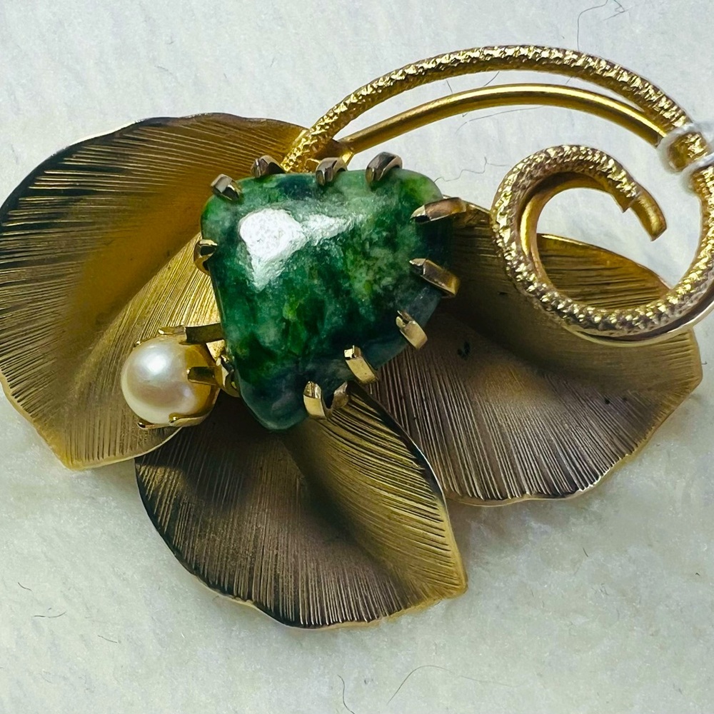 Vintage Jade and Pearl 1960s Brooch